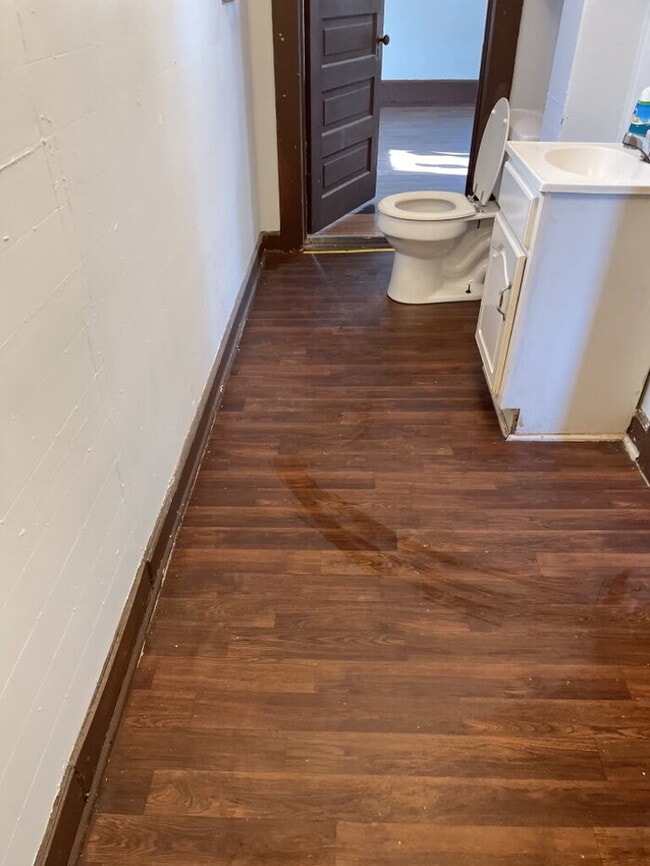 Photo - "Charming 2-Bed Home with Hardwood Floors in Laurens, SC!"