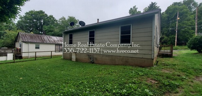 Photo - 2425 Machine St