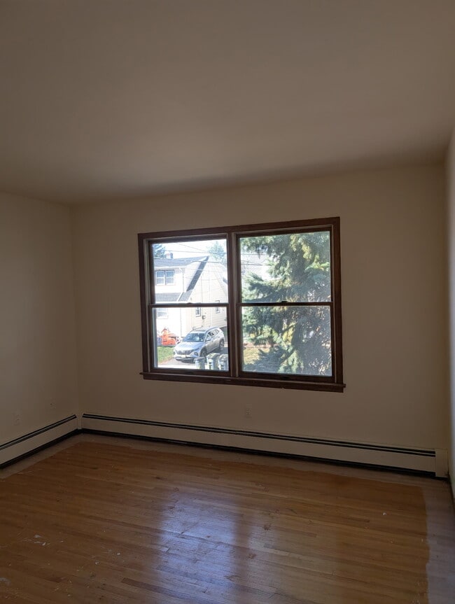 Photo - 32 Wood St