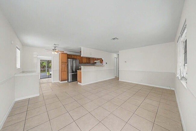 Photo - 301 SE 21st Ave