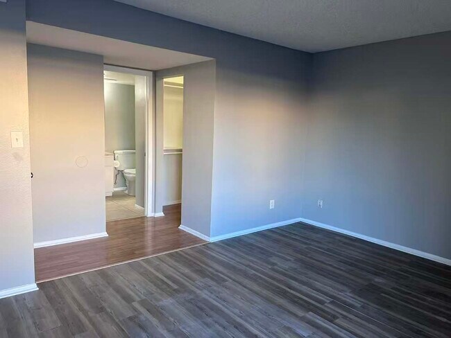 Photo - 4608 W Maryland Ave Unidad 107