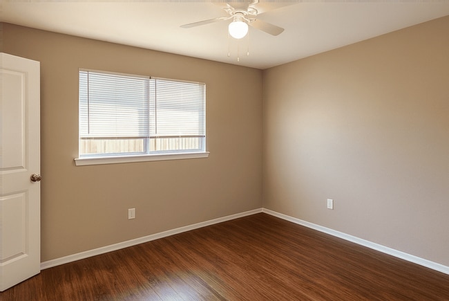 Photo - 6631 Indian Falls Dr