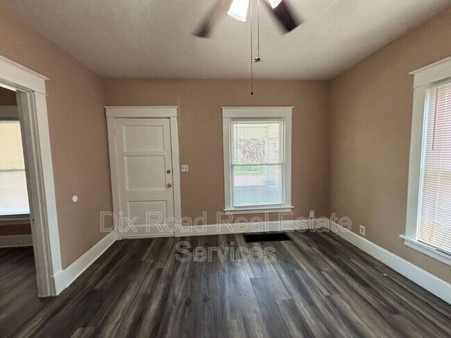 Photo - 708 Elwood St