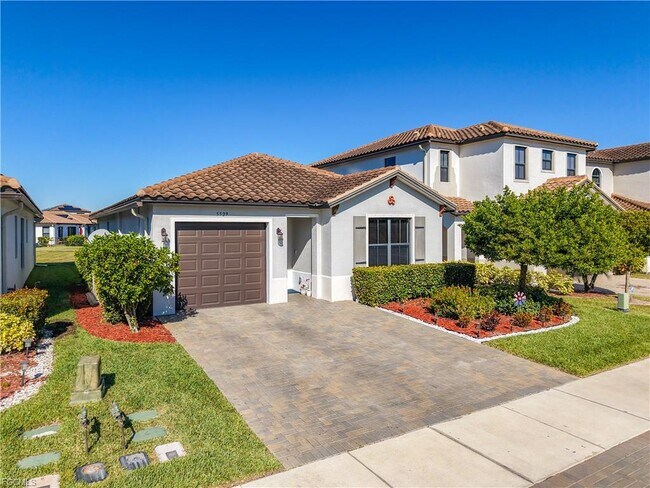 Building Photo - 5529 Soria Ave