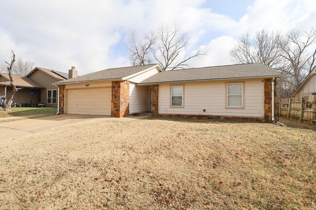 Photo - 3 Bed | 1 Bath in East Tulsa!