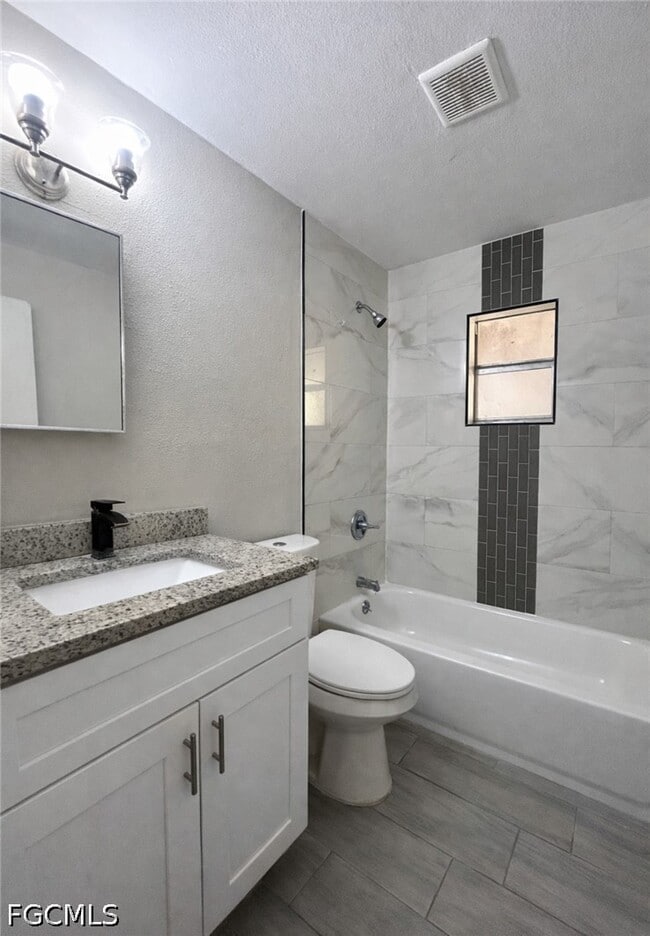 Photo - 917 Freemont St