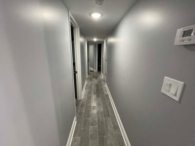 Building Photo - 1611 S Trumbull Ave Unit Garden