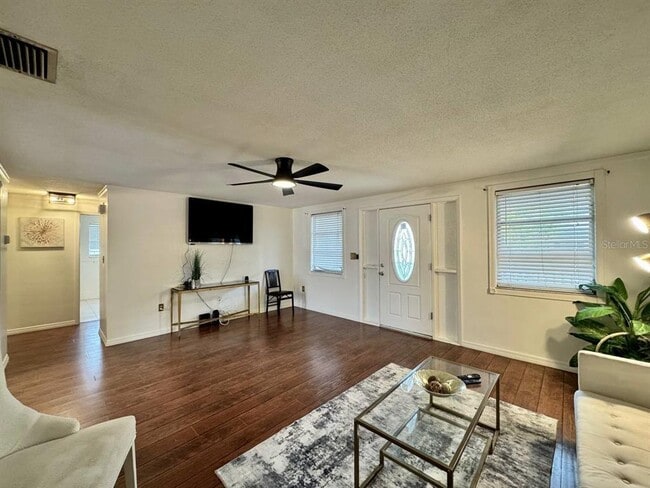 Photo - 7514 Spirea Dr