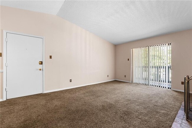 Photo - 6040 Grelot Rd Unit 206