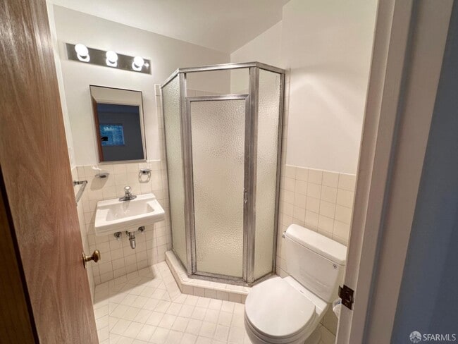 Photo - 2240 Buchanan St