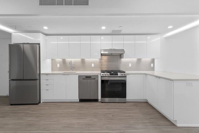 Building Photo - The One at Great Neck Rental