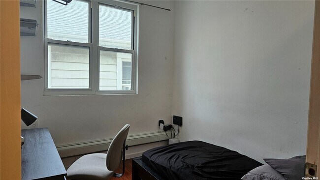 Photo - 164-18-164-77 77th Rd Unit 2 R