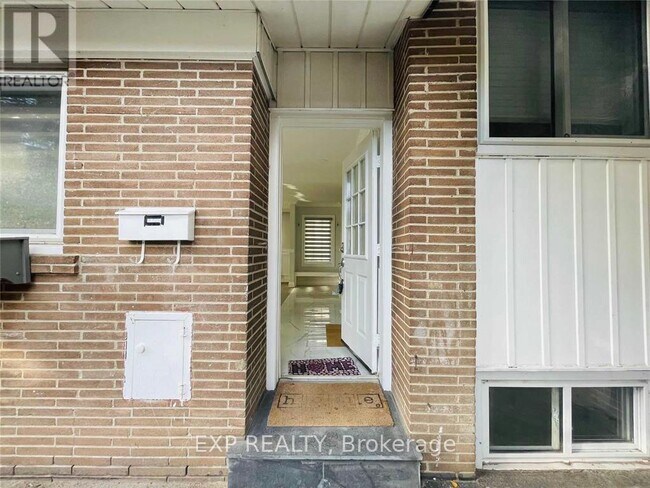 Photo - 15 Scarcliff Gardens