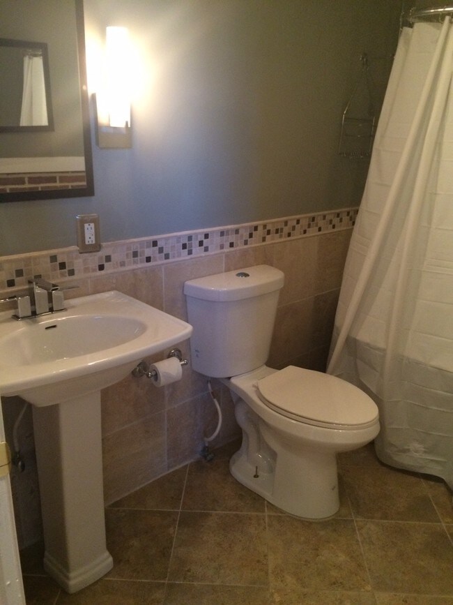 Bathroom - 1340 S Hanover St Unit D