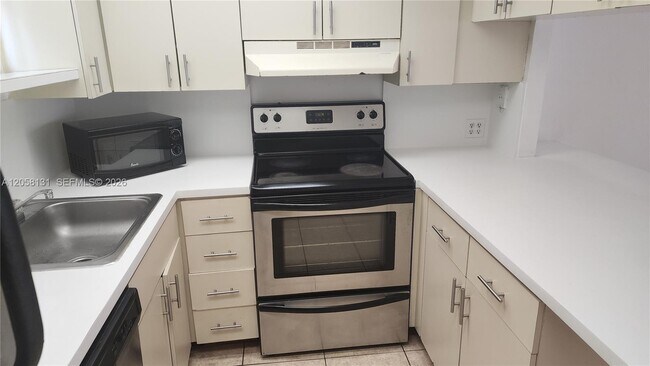 Photo - 8290 Lake Dr Unit 409