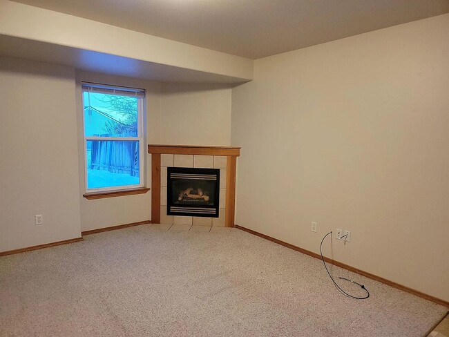 Photo - 3 Bedroom 2.5 Bath Townhouse