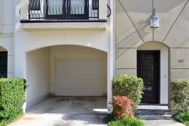 Photo - 3127 Fairdale Oaks E