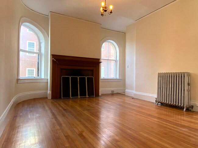 Building Photo - 2 Ware St Unit 10