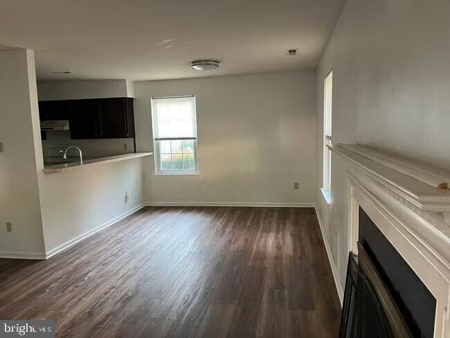 Building Photo - 2401 Greensward N Rental