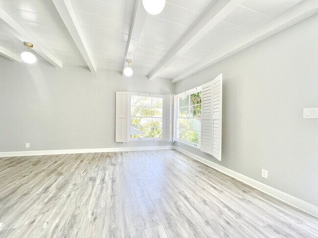 Photo - 2029 S Beverly Glen Blvd Unidad 2029