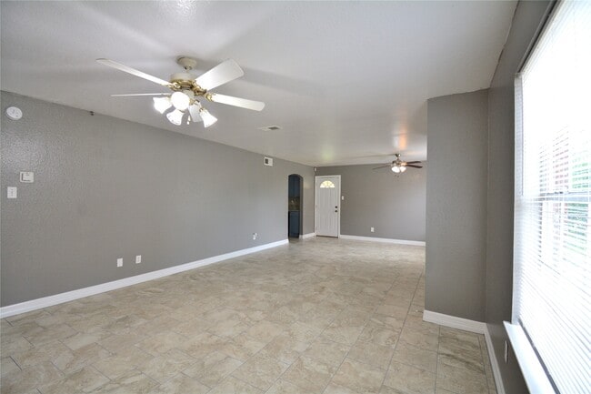 Photo - 8904 Ledge St