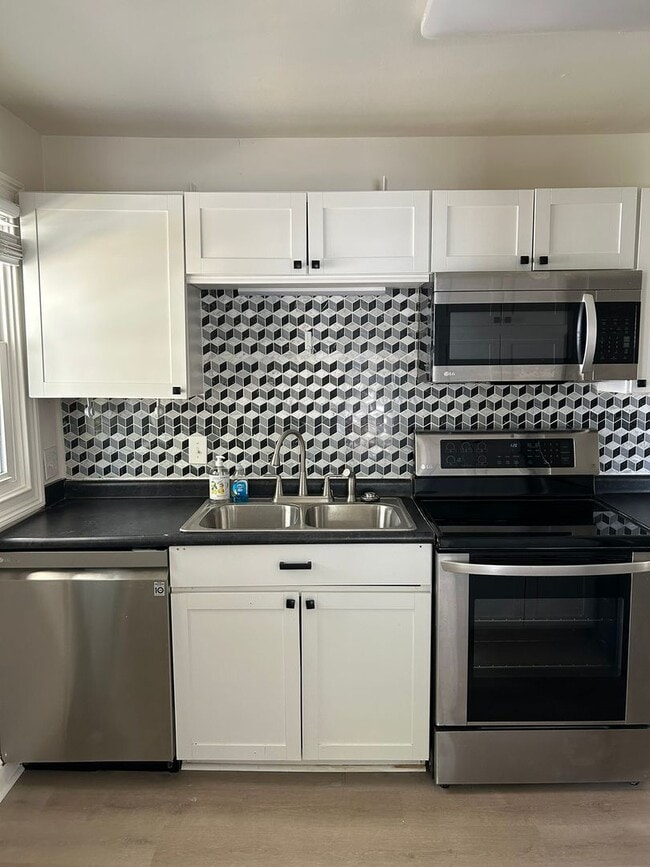 Photo - Beautifully Remodeled 4/2