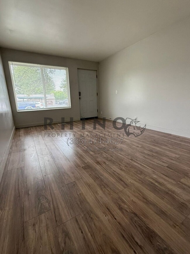 3907 1040 E