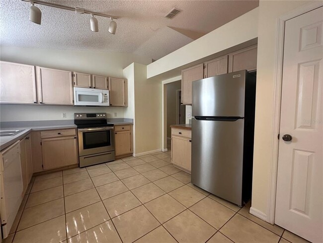 Photo - 17432 Woodcrest Way