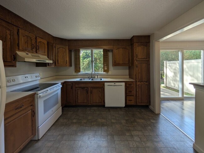 Photo - 6 Mansion Woods Dr Unit A