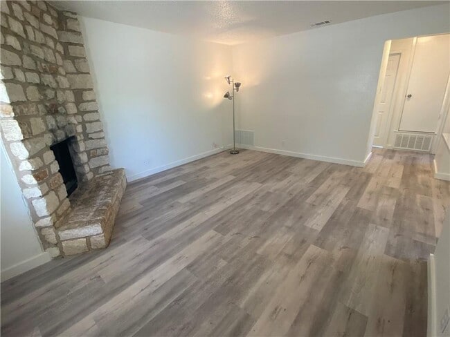 Photo - 2305 Cedrick Cove