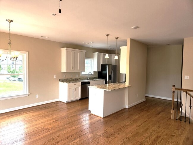 Photo - 605 Commonwealth Dr Unit #A