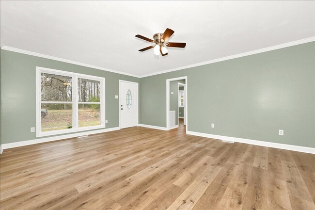 Photo - Charming 3-Bedroom 1.5 Bathroom Home in De...