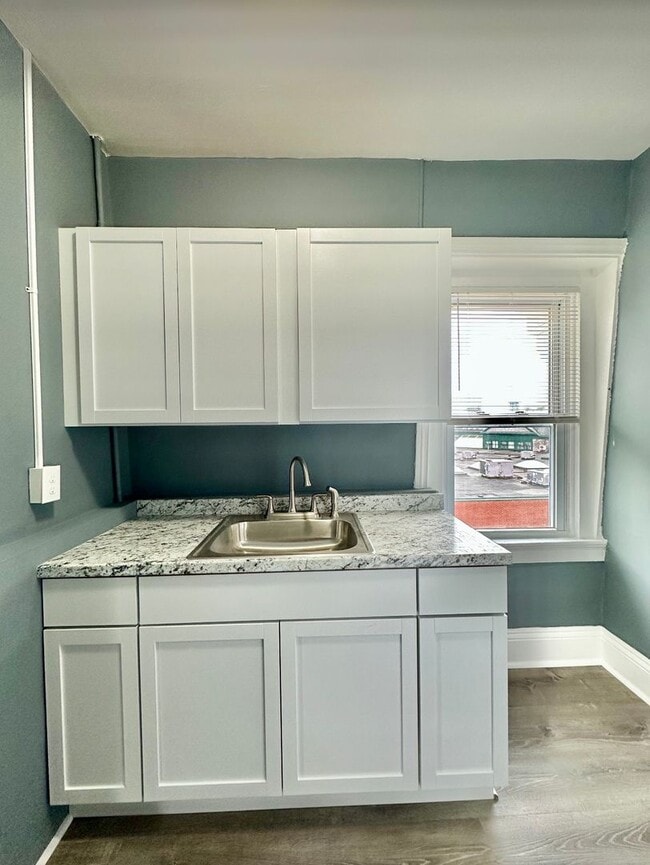 Photo - 50 Common St Unidad #12