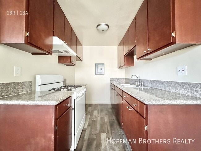 Photo - 20334 Saticoy St Unit 37