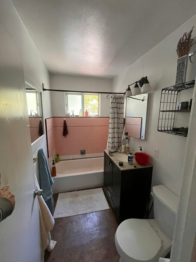 Photo - 1134 Redwood Ave