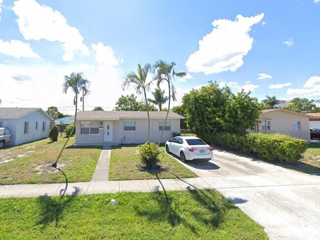 Building Photo - 1462 7th St Rental