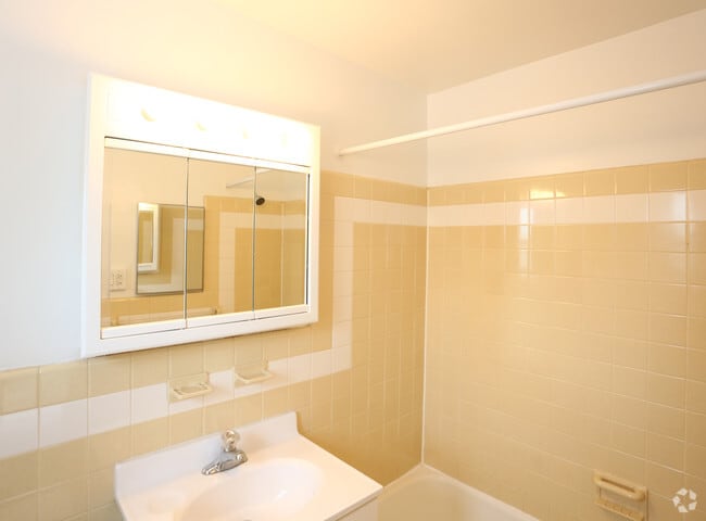 Photo - Marina Park Apartments