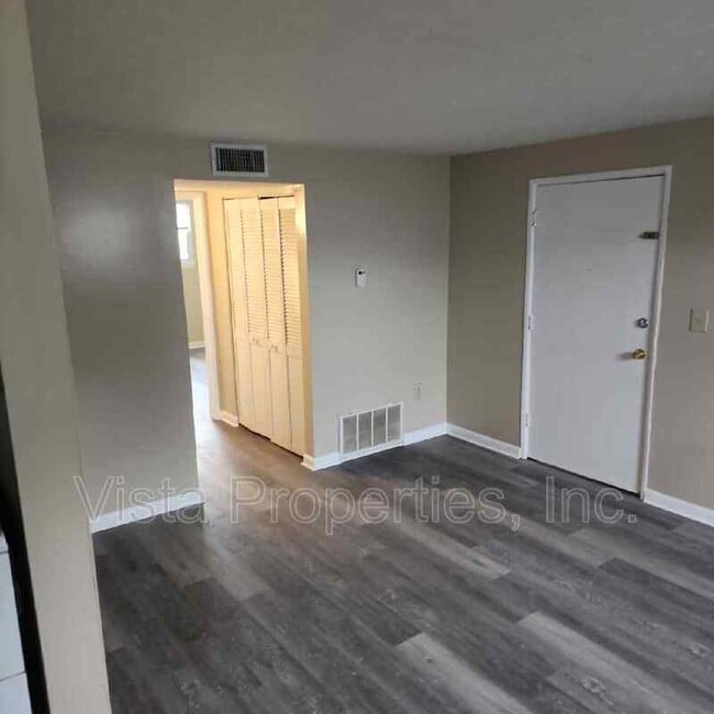 Photo - 4902 Saddlebrook Ln Unit Apt 3