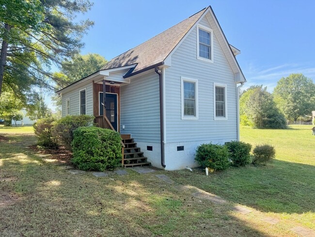 Building Photo - The Home You’ve Been Searching For!