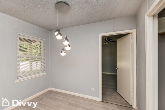 Photo - 501 Overhill Dr