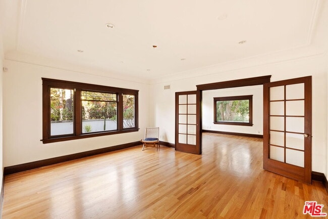 Building Photo - 2027 Canyon Dr