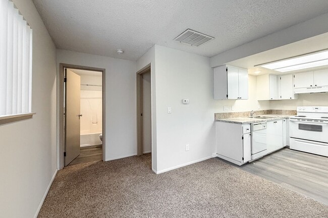 Photo - Avalon Court Apartments