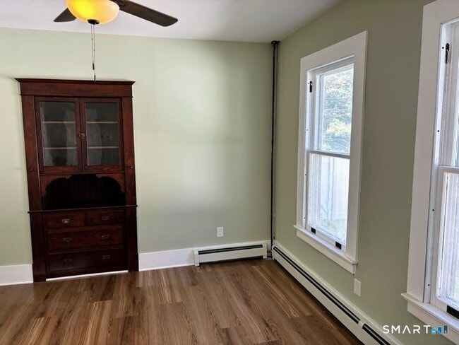 Photo - 61 Main St Unidad B