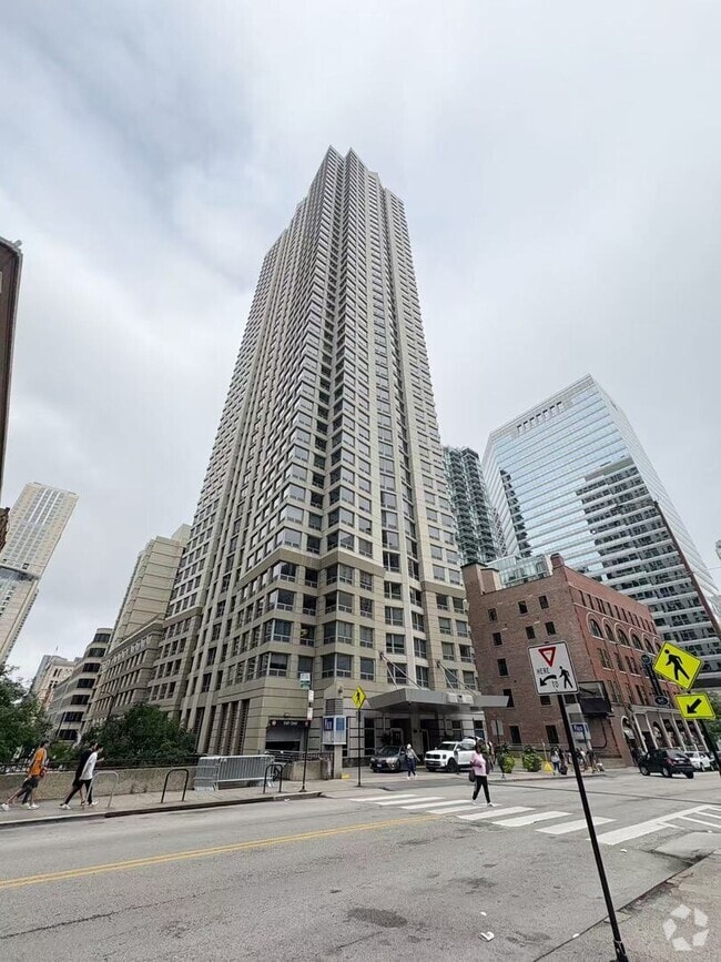 Building Photo - 440 N Wabash Ave Unit 1807 Rental