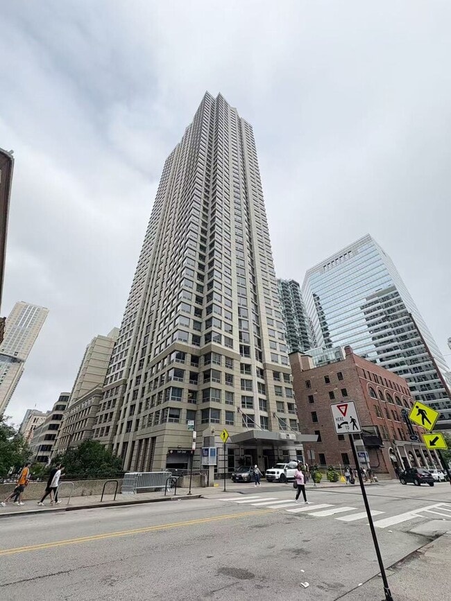 Photo - 440 N Wabash Ave Unidad 1807 Rental