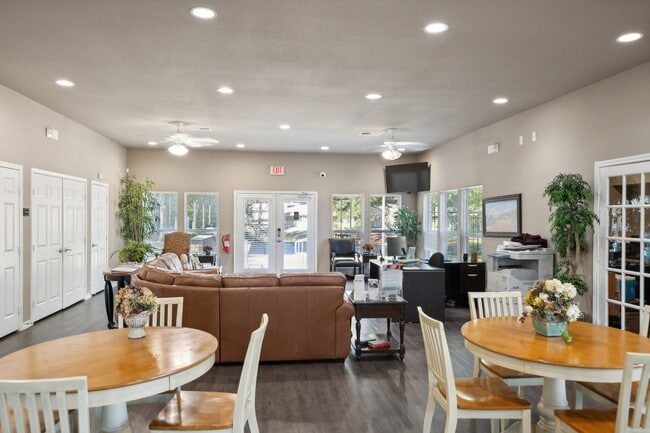 Photo - Summit at Pine Lake