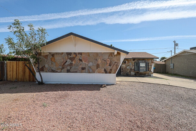 Photo - 3119 W Country Gables Dr
