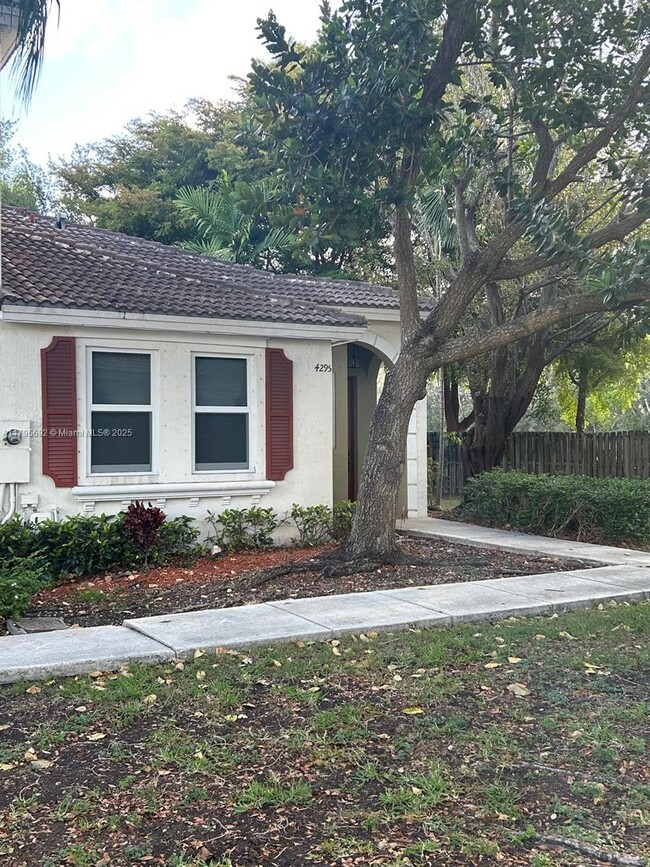 Photo - 4295 NE 10th Ct Townhome