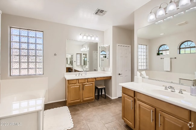 Building Photo - 8370 W Spur Dr Rental