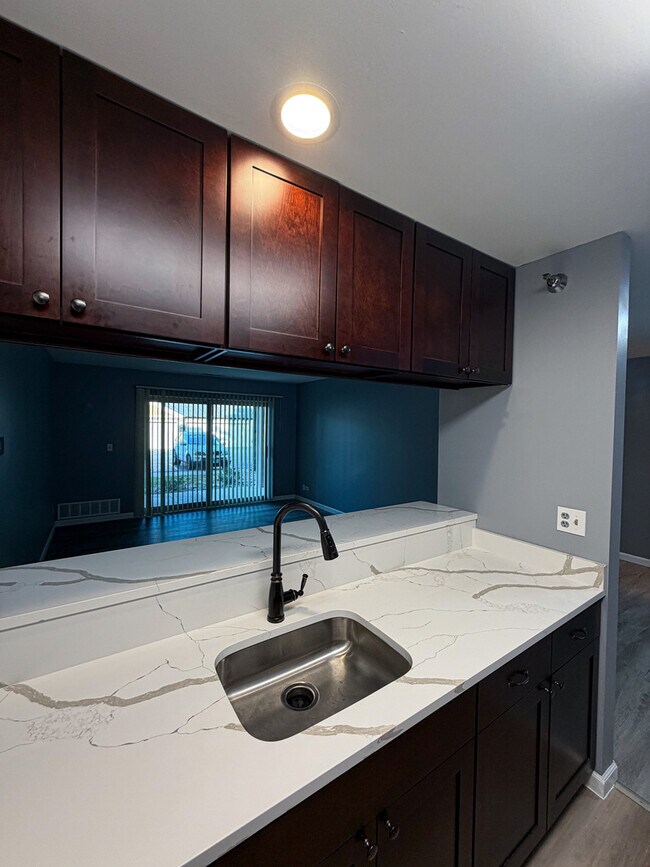 Photo - 104 Glengarry Dr